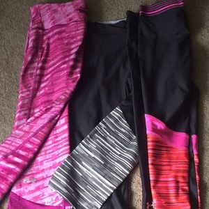 Under Armour sz S crops in EUC